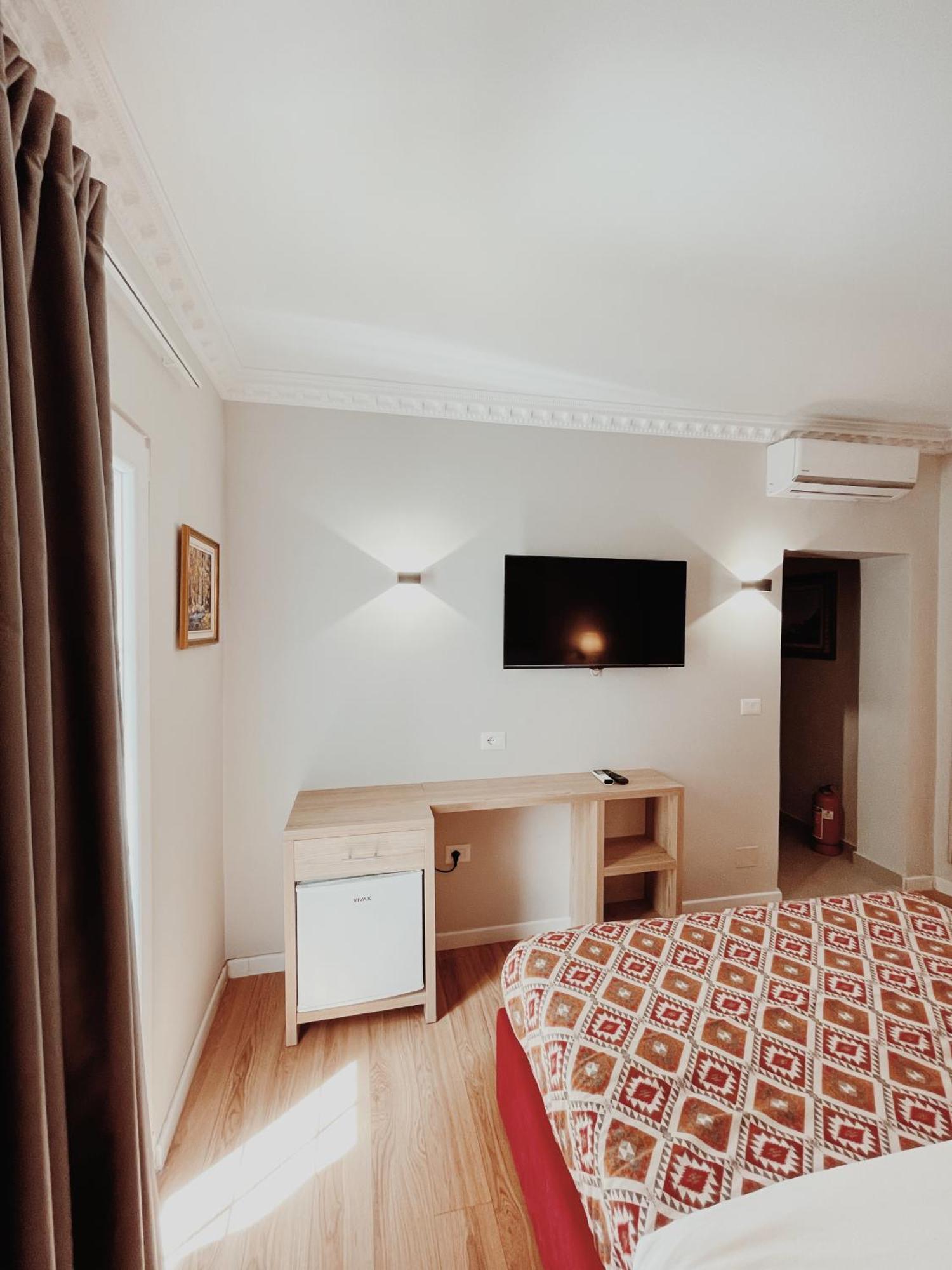 Ruby Palace Vlorë Buitenkant foto
