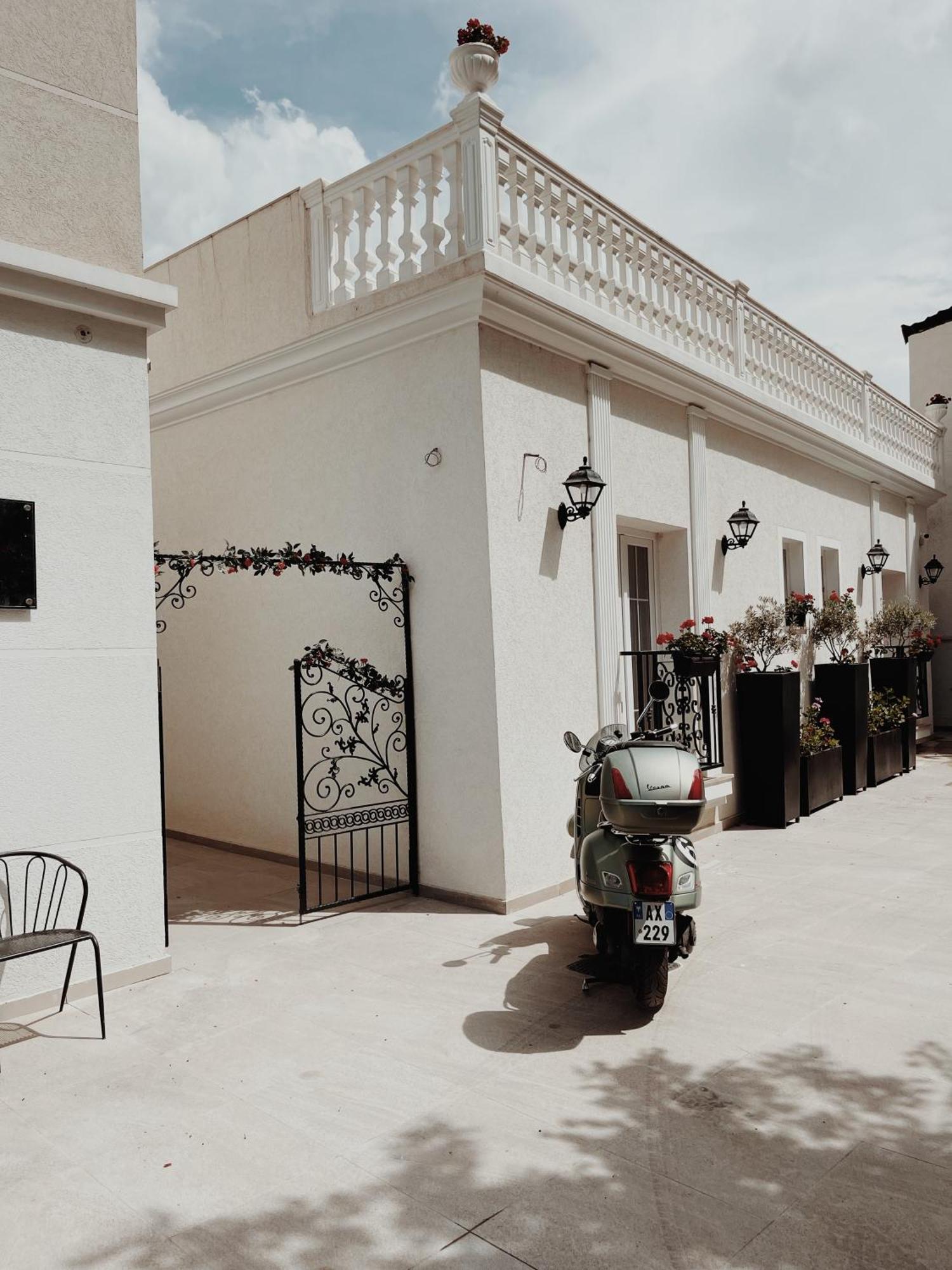 Ruby Palace Vlorë Buitenkant foto
