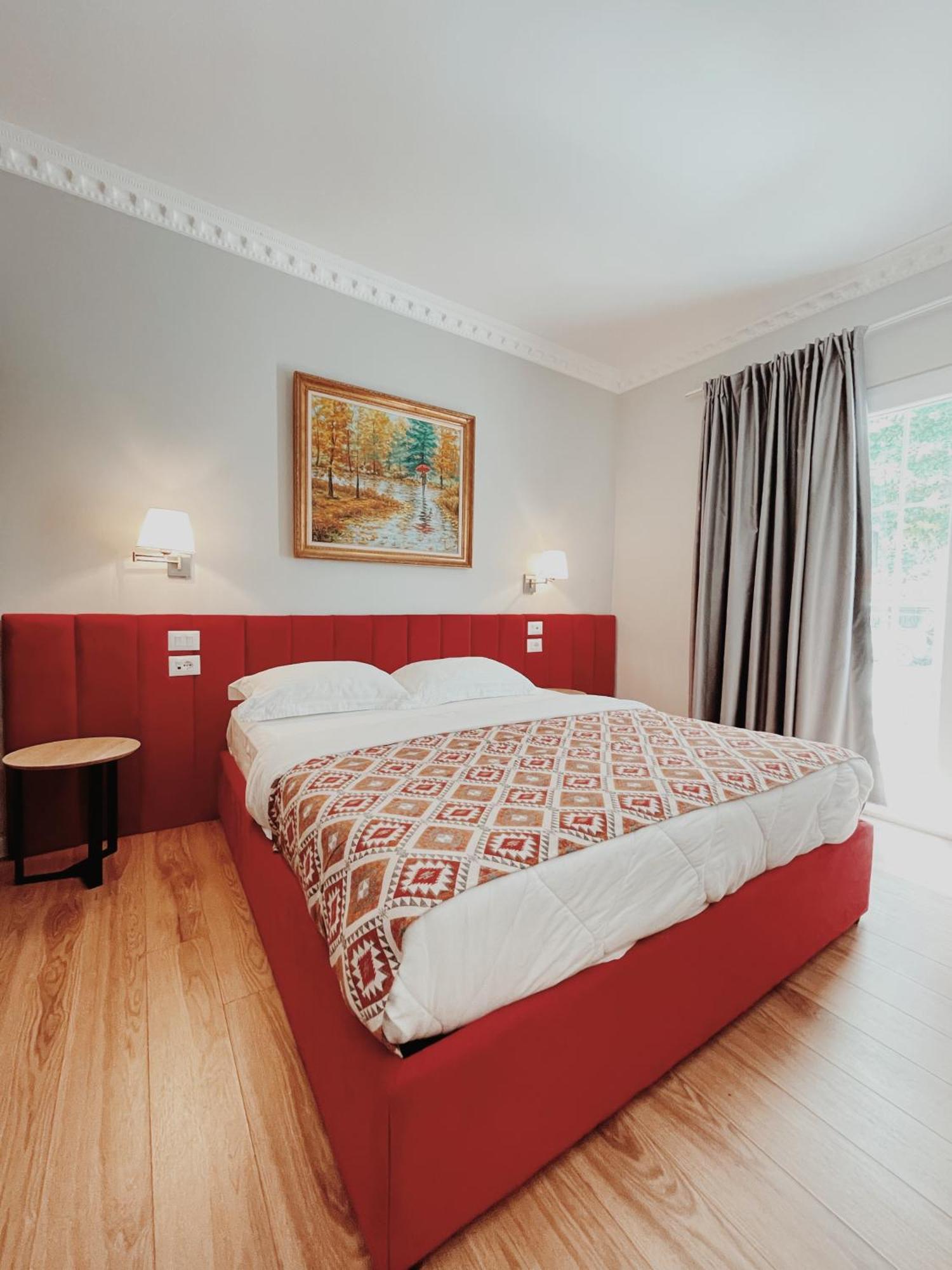 Ruby Palace Vlorë Buitenkant foto