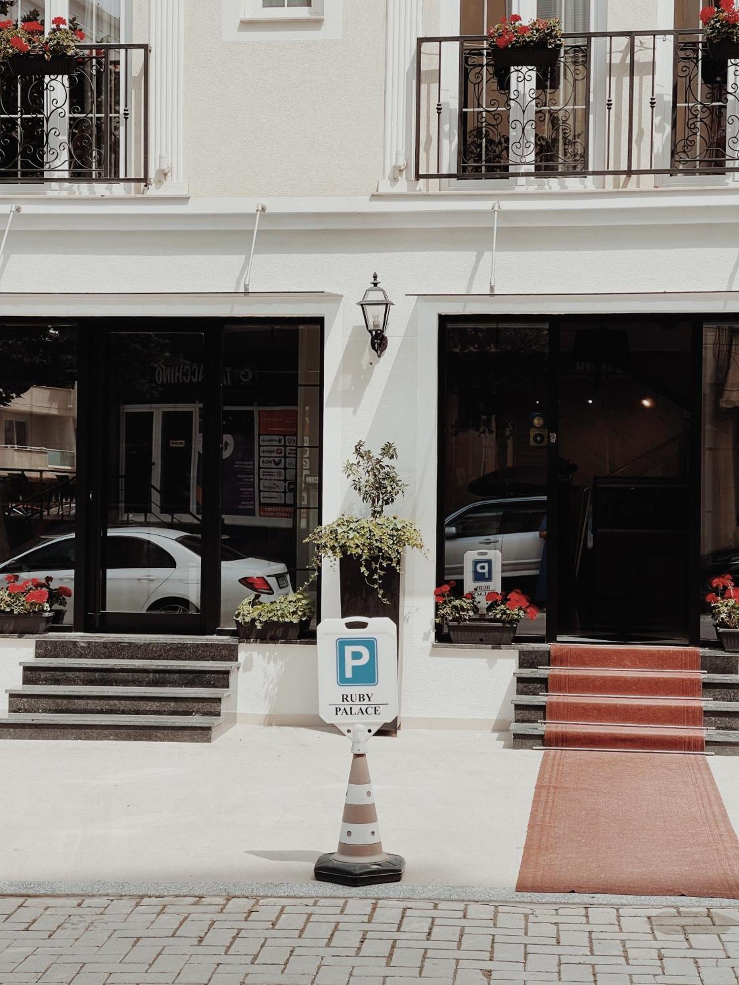 Ruby Palace Vlorë Buitenkant foto